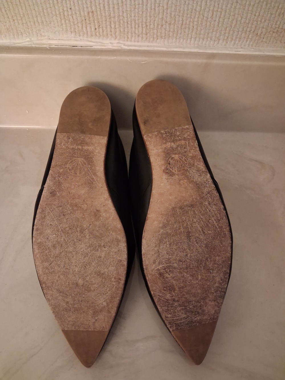 COCLICO Black Pointed Leather Slip On Flats With Crossover Vamp Sz 38 - Picture 3 of 9